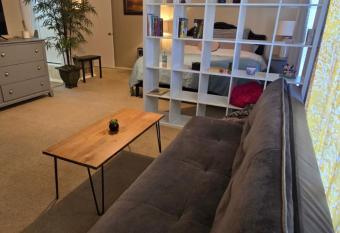 Charming Central Amarillo Retreat with a Jacuzzi has rooms with a private hot tub