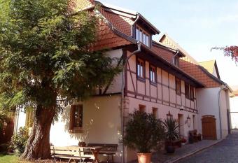 Pension Robinienhof allows 18 year olds to book a room