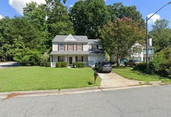 Newport News Treasure has Balcony rooms