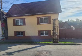 Gabi s home #3 allows 18 year olds to book a room