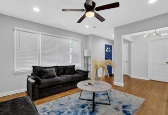 Cozy Home In Forest Park, GA allows 18 year olds to book a room