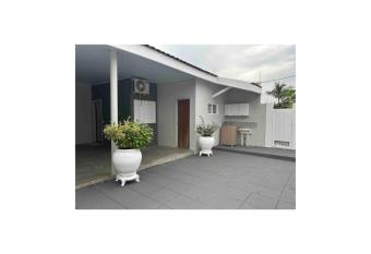 Kitnet Ed  cula Ara  atuba/Birigui Temporada has Balcony rooms