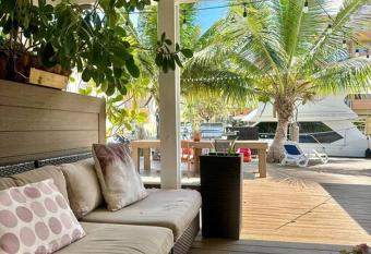 Lugar encantador balcon vista al agua has Balcony rooms