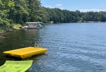 Large Cabin on Lake Viola! has Balcony rooms