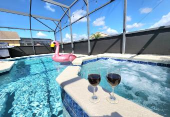 Orlando villa private pool/hot tub close to Disney has rooms with a private hot tub