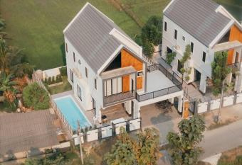 Pool Villa, Cozy Nordic Style Near Market Places has Balcony rooms