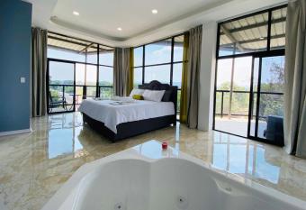 The Alexandria Marquis Hotel and Resort has Balcony rooms