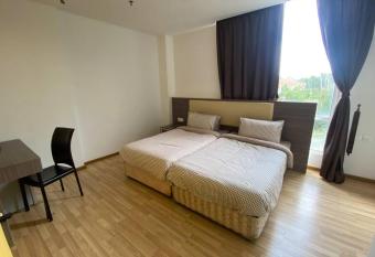 A313B Entire Room in Ayer Keroh allows 18 year olds to book a room