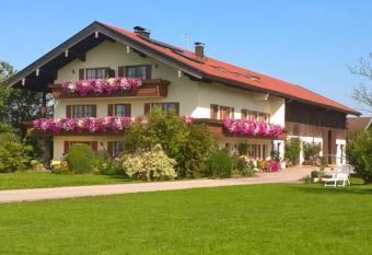 Huberhof has Balcony rooms