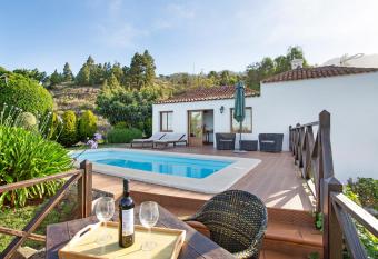 El Lomito has Balcony rooms