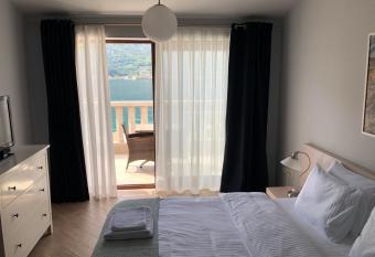 Turquoise Beachside Apartments has Balcony rooms