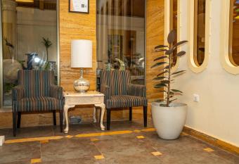 JAZEERAT QUBTAN allows 18 year olds to book a room