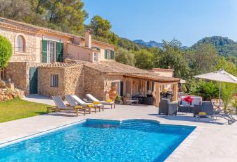 Son Orlandis has Balcony rooms