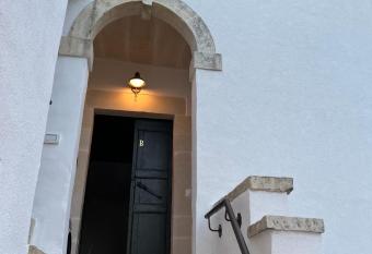 Dimora Lucrezia - B has Balcony rooms