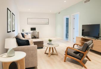 Governors Village - 1,2,3 & 4 Bedroom Apartments on Seven Mile Beach Corridor allows 18 year olds to book a room