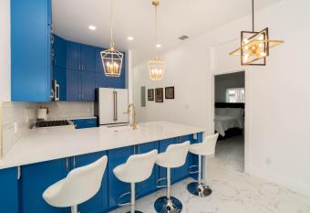 Perfect Spacious Modern Home w/Hot Tub has rooms with a private hot tub