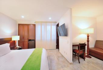 Hotel Palonegro allows 18 year olds to book a room