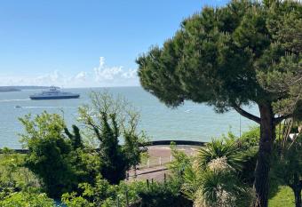 Villa face mer has Balcony rooms