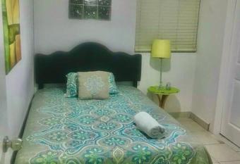 Bienvenido a Casa centro 152, a 2 min de consulado has Balcony rooms