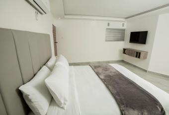 Ndola Pineview Luxury Apartments has Balcony rooms