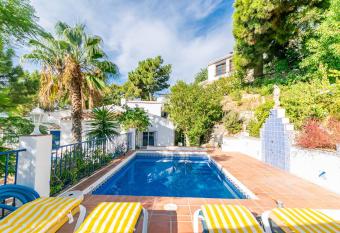 Cruz del Monte 20 has Balcony rooms