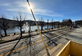 7 Soverom i hjertet av Bergen has Balcony rooms