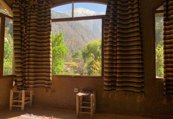 Guest House Tigminou has Balcony rooms