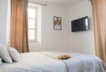 La Chambre Aux Anges allows 18 year olds to book a room