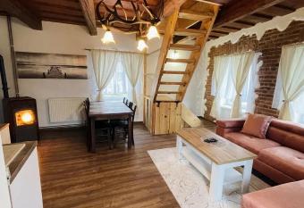 Apartm  n Tr  cia-Ebiky-Jedlo a Pit-Centrum has Balcony rooms