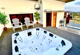 Sierra Bay View 3-BR Jacuzzi Overlooking Roofdeck has Balcony rooms