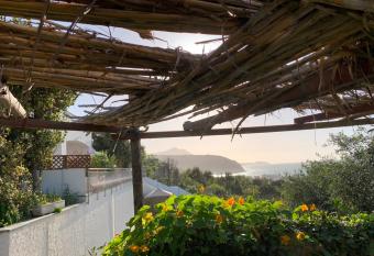 La caccetta has Balcony rooms