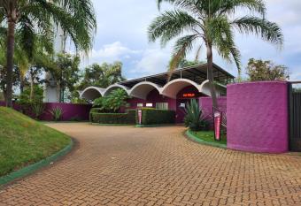 Motel Deslize Limeira 2 allows 18 year olds to book a room