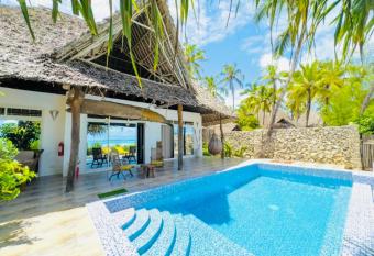 Bitcoin Beach Hotel zanzibar has Balcony rooms