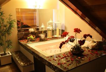 Hotel Vivenda dos Sonhos allows 18 year olds to book a room