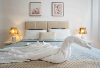 Prada Suite Home has rooms with a private hot tub