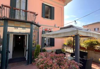 HOTEL LUDOVICO ARIOSTO has Balcony rooms