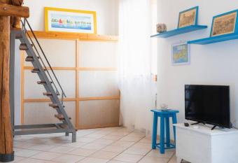 Port & Center: apartment in Piombino has Balcony rooms