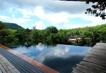 05 - Exquisite Paradise Retreat allows 18 year olds to book a room