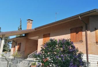 maria antonietta has Balcony rooms