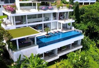 07 - Luxurious Haven with Mesmerizing Views allows 18 year olds to book a room