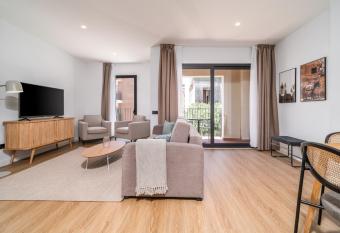 limehome Barcelona Pla  a Pirineus has Balcony rooms