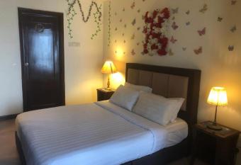 Vacation Suite Times Square BukitBintang, KualaLumpur has rooms with a private hot tub