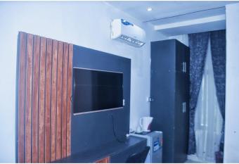 Empire Suites And Apartment allows 18 year olds to book a room