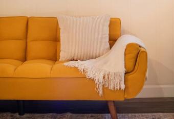 Sugar Creek Stay has rooms with a private hot tub