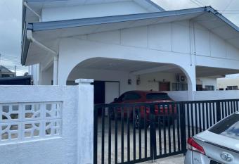 Akira   s Homestay Semporna has Balcony rooms