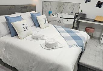 Blue Dreams has Balcony rooms