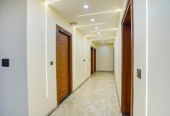 The Grand Mansion Hotel has Balcony rooms