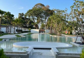 The Season Resort has Balcony rooms