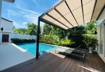 Luxury pool villa Pranburi is nearby the ocean. has Balcony rooms