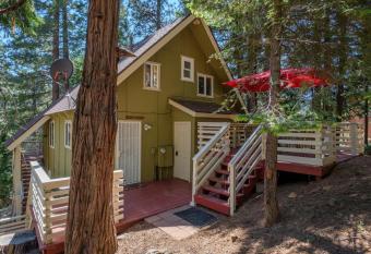 Yosemite Hideaway A has Balcony rooms